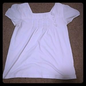 A cute casual vintage shirt